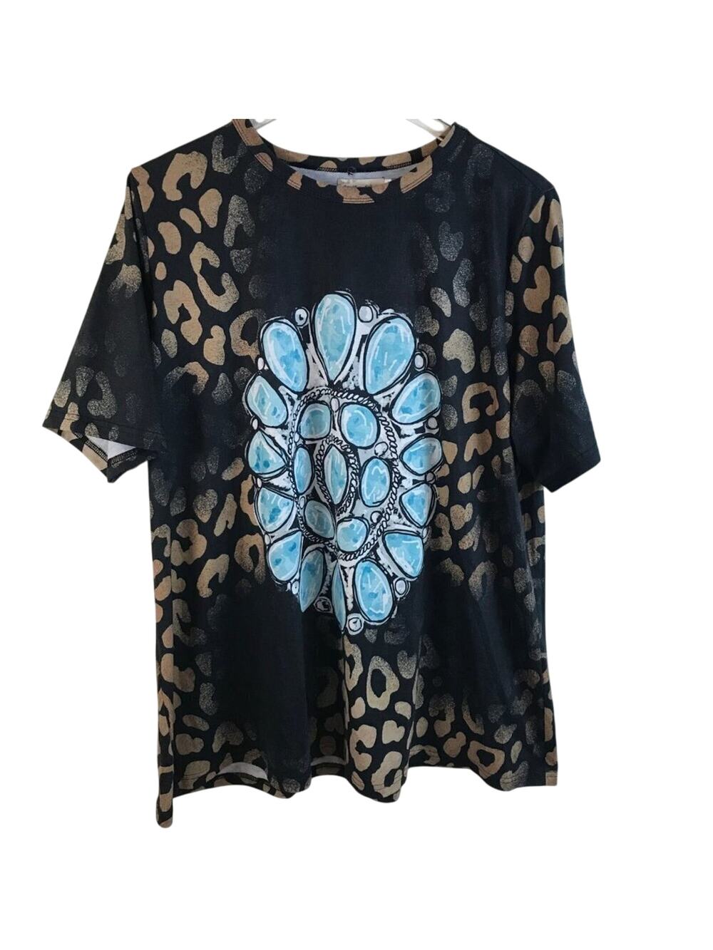 Southern Stitch Animal Print Tee With Turquoise Pin Graphic Size 2XL NWOT